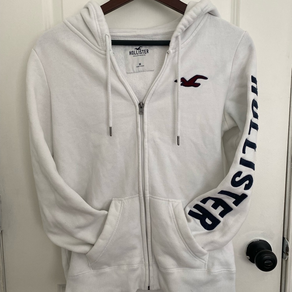 Hollister Sweater(Lightly used)